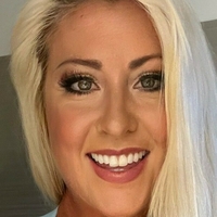 mamanita Meztelen