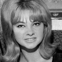 Mandy Rice-Davies Meztelen