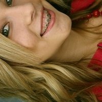 Maren Lewis Meztelen