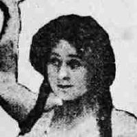 Margaret Edwards Meztelen