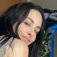 Maria Phlores Meztelen