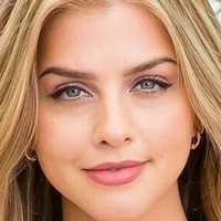 Marina Laswick Meztelen