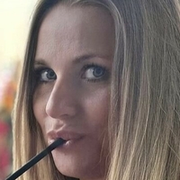 Mascha von Rascha Meztelen