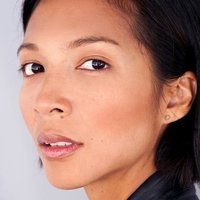 Maureen Sebastian Meztelen