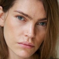May Andersen Meztelen