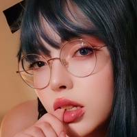 May may Meztelen