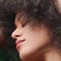 May Tiyn Meztelen