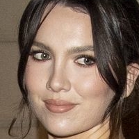 Maya Henry Meztelen