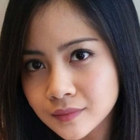 Maya Mustika Meztelen