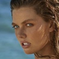 McKenna Berkley Meztelen