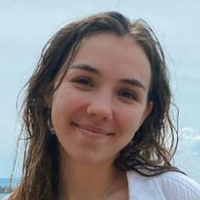 McKinley Braun Meztelen