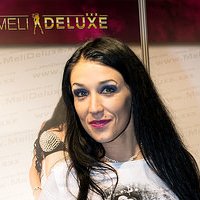 Meli Deluxe Meztelen