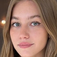 Melina Poulsen Meztelen