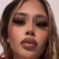 Mellnoelle Meztelen
