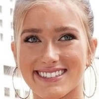 Mia Mithoff Meztelen