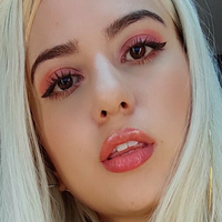 Mia Violet Meztelen