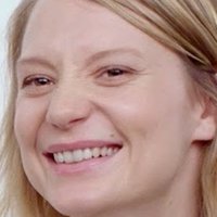 Mia Wasikowska Meztelen