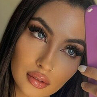 Michelle Constanza Meztelen