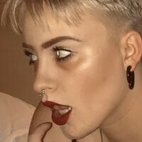 Mila Orriols Meztelen