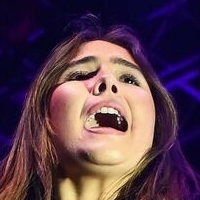 Mimi Webb Meztelen