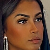 Mirela Roche Meztelen