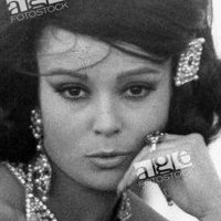 Mirella Maravidi Meztelen