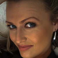 Mirina Meztelen