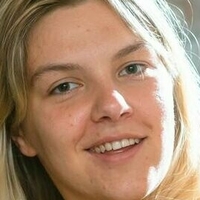 Mischa Wren Meztelen