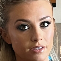 Miss Alice Wild Meztelen
