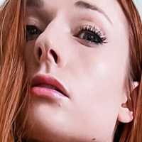 Miss B Meztelen