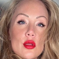 Miss Hawthorn Meztelen