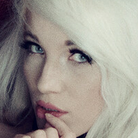 Miss Nyu Meztelen