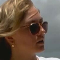 Molly Christine Meztelen