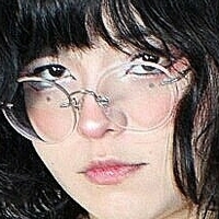 momoladeidad Meztelen