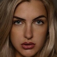 Monique Madeleine Berner Meztelen