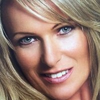 Nadine Tschanz Meztelen