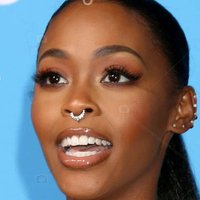 Nafessa Williams Meztelen