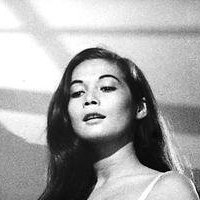 Nancy Kwan Meztelen