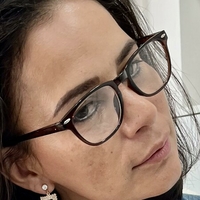 Nanda Meztelen