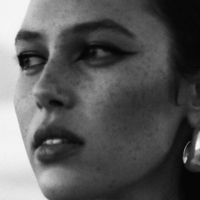 Naomi Stevens Meztelen