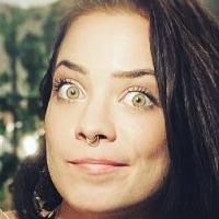 Nastassja Meztelen