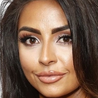 Natasha Sandhu Meztelen