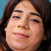 Neci Archer Meztelen