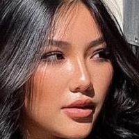 Ngan Nguyen Meztelen