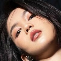 Ngoc Trinh Meztelen