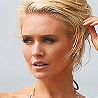 Nicky Whelan Meztelen