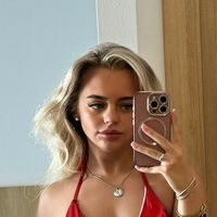 Nicole Cummins Meztelen