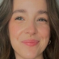 Nicole Emily Meztelen