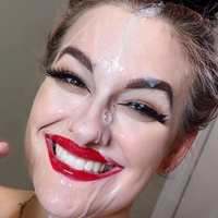 Nika Howard Meztelen