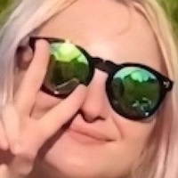 Niki Nihachu Meztelen